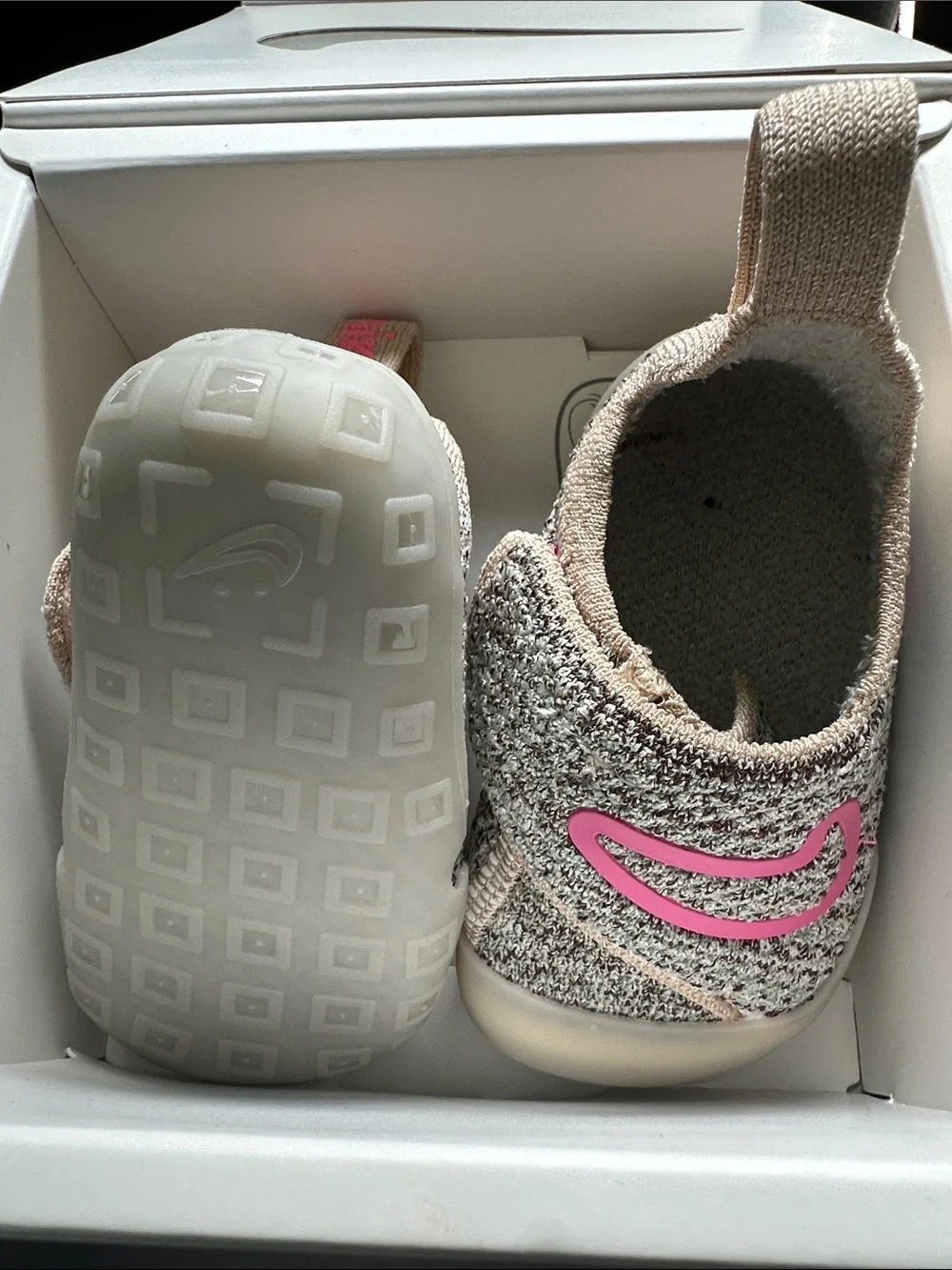 Nike Swoosh 1 Flyknit Sail Pink|Chocolate Toddler Size 4C Brand NEW